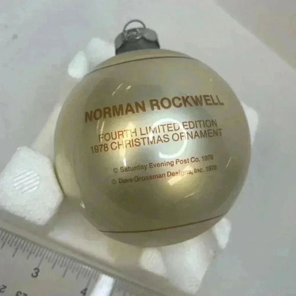 Vintage Norman Rockwell 1978 ornament - Picture 4 of 5